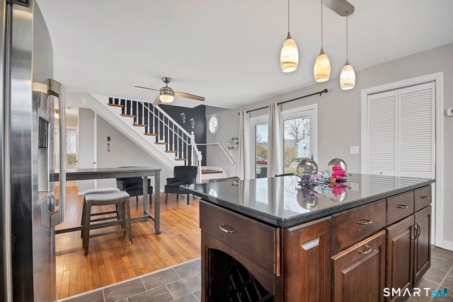 45 Ridgewood Avenue, Waterford, CT 06385