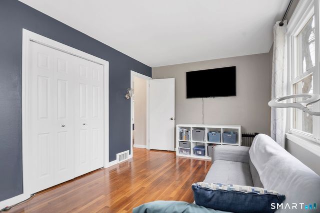 45 Ridgewood Avenue, Waterford, CT 06385