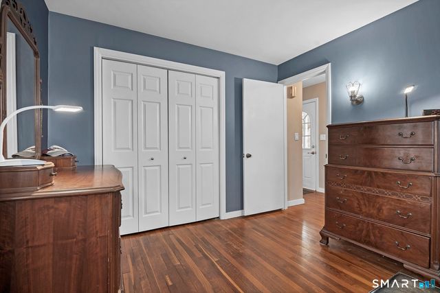 45 Ridgewood Avenue, Waterford, CT 06385