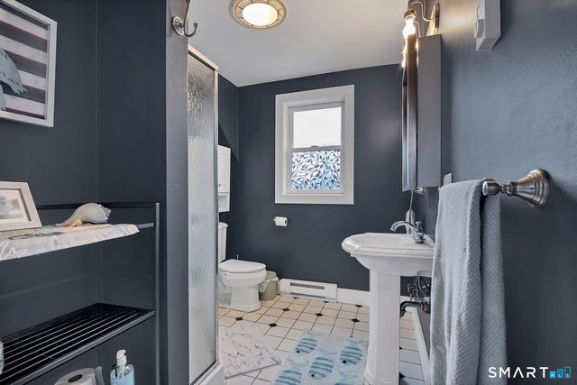 45 Ridgewood Avenue, Waterford, CT 06385