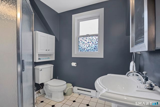 45 Ridgewood Avenue, Waterford, CT 06385