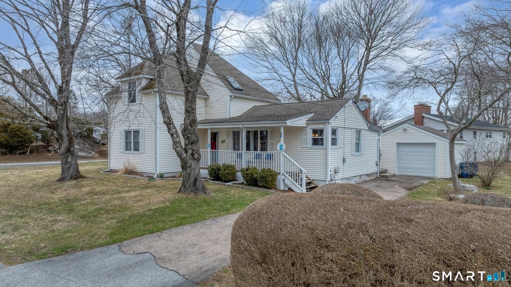 45 Ridgewood Avenue, Waterford, CT 06385