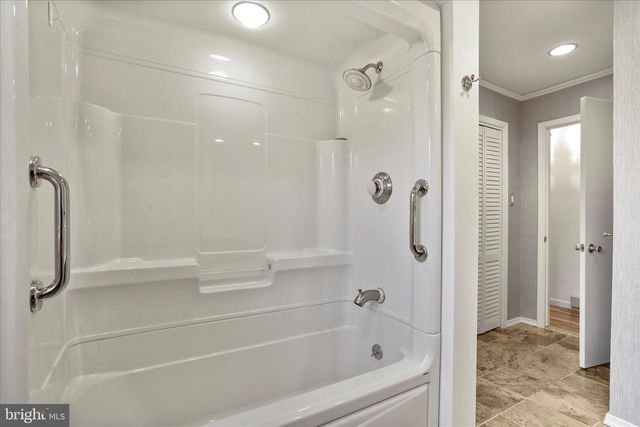 11800 BRADFORD DR, Hagerstown, MD 21742