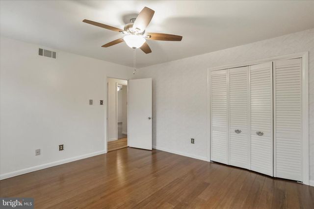 11800 BRADFORD DR, Hagerstown, MD 21742