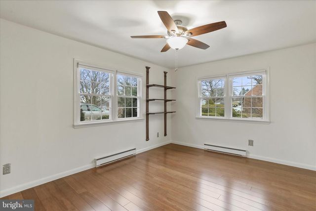 11800 BRADFORD DR, Hagerstown, MD 21742