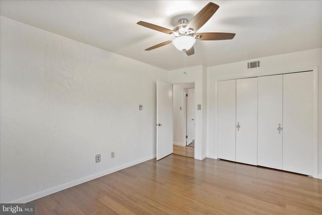 11800 BRADFORD DR, Hagerstown, MD 21742