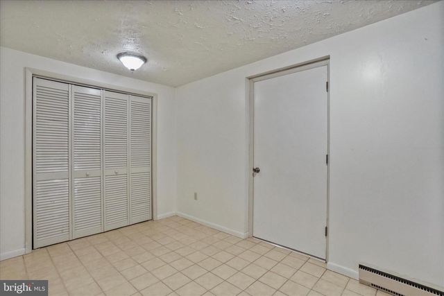 11800 BRADFORD DR, Hagerstown, MD 21742