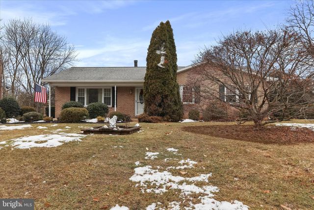 11800 BRADFORD DR, Hagerstown, MD 21742