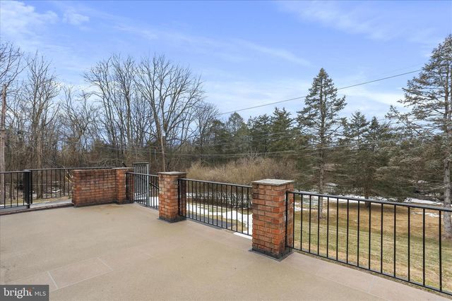 11800 BRADFORD DR, Hagerstown, MD 21742