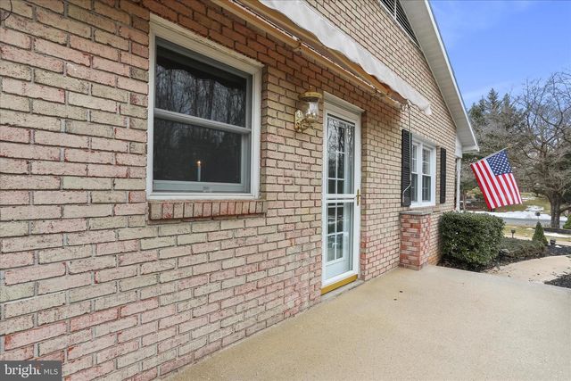 11800 BRADFORD DR, Hagerstown, MD 21742