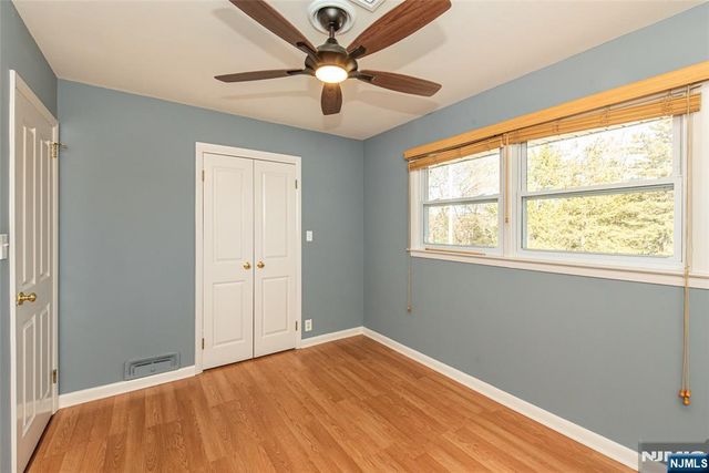 27 Viewpoint Road, Wayne, NJ 07470