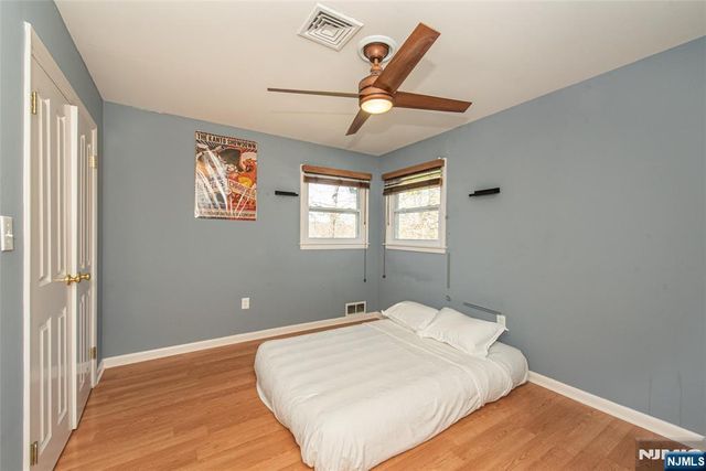 27 Viewpoint Road, Wayne, NJ 07470