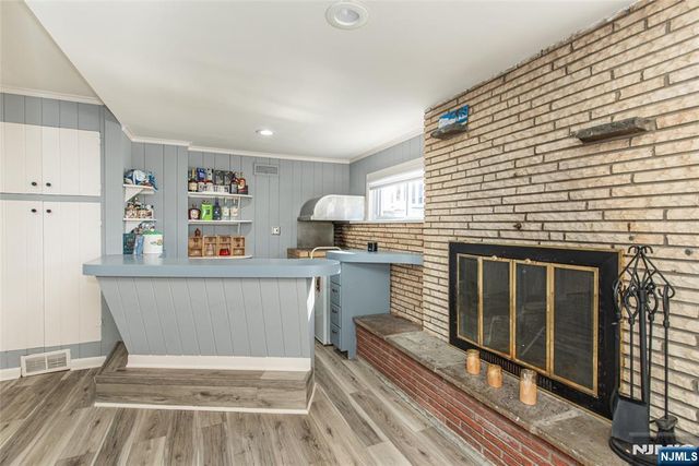 27 Viewpoint Road, Wayne, NJ 07470