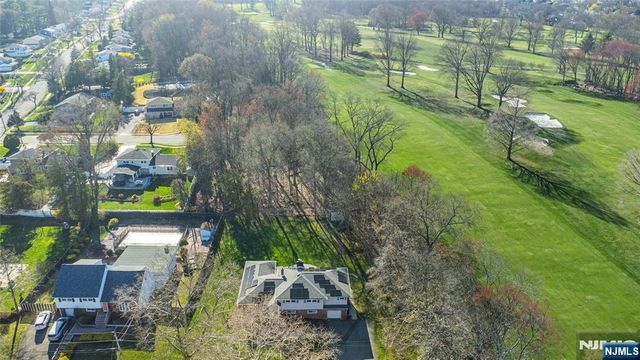 27 Viewpoint Road, Wayne, NJ 07470