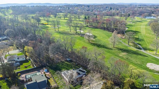27 Viewpoint Road, Wayne, NJ 07470