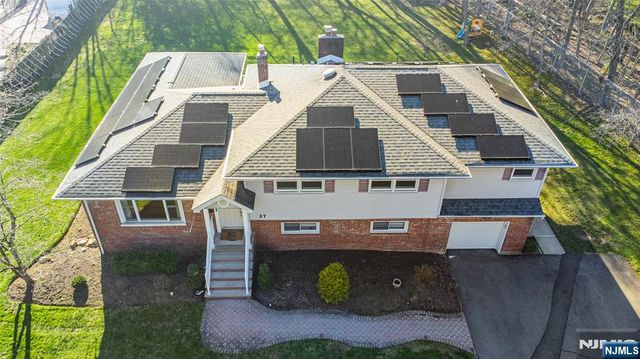 27 Viewpoint Road, Wayne, NJ 07470