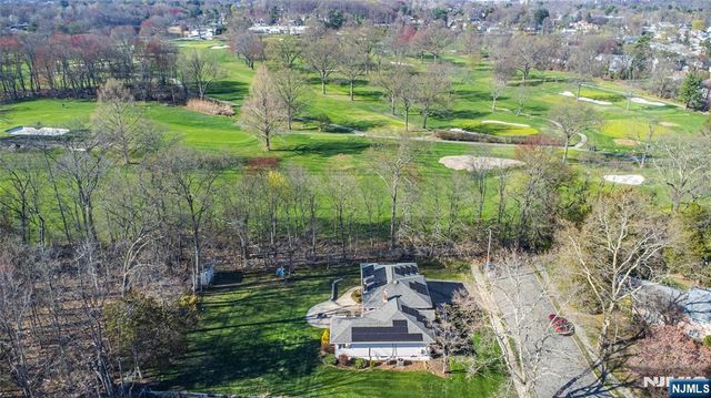 27 Viewpoint Road, Wayne, NJ 07470