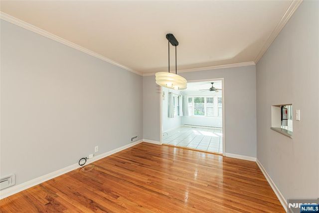 27 Viewpoint Road, Wayne, NJ 07470