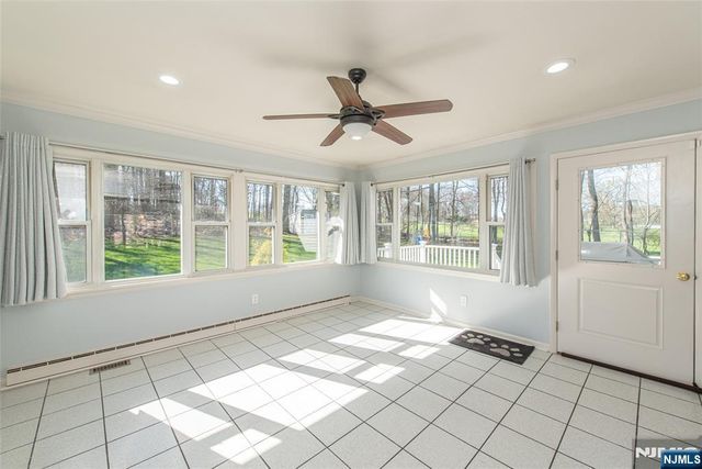 27 Viewpoint Road, Wayne, NJ 07470