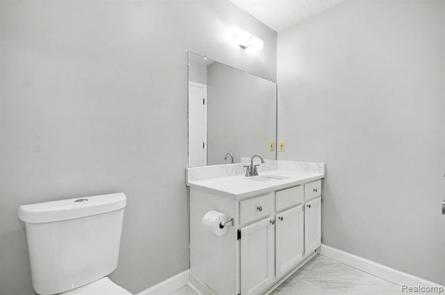 22767 Garfield Street 16, Saint Clair Shores, MI 48082