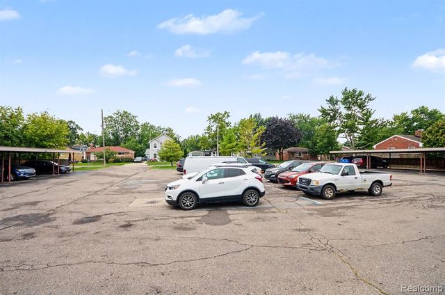 22767 Garfield Street 16, Saint Clair Shores, MI 48082