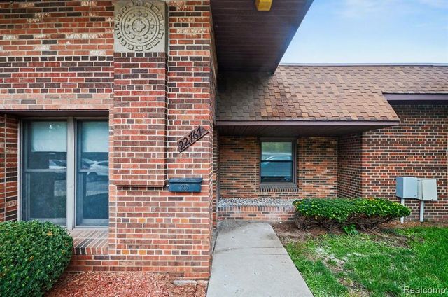 22767 Garfield Street 16, Saint Clair Shores, MI 48082