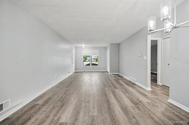 22767 Garfield Street 16, Saint Clair Shores, MI 48082