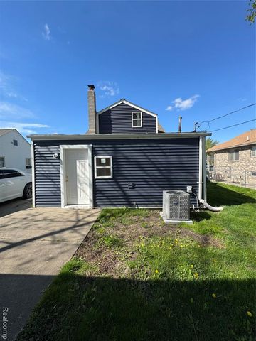 19832 Stafford Street, Clinton Township, MI 48035