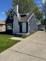 19832 Stafford Street, Clinton Township, MI 48035