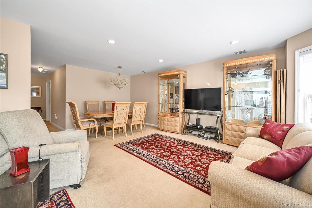 1067 Savoy Drive, Melville, NY 11747 — photo 4