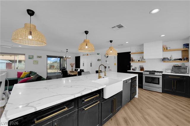 7810 Gilespie Street, Las Vegas, NV 89123