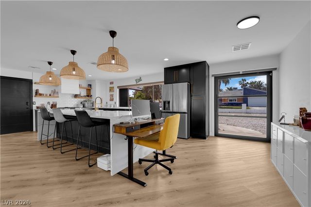 7810 Gilespie Street, Las Vegas, NV 89123
