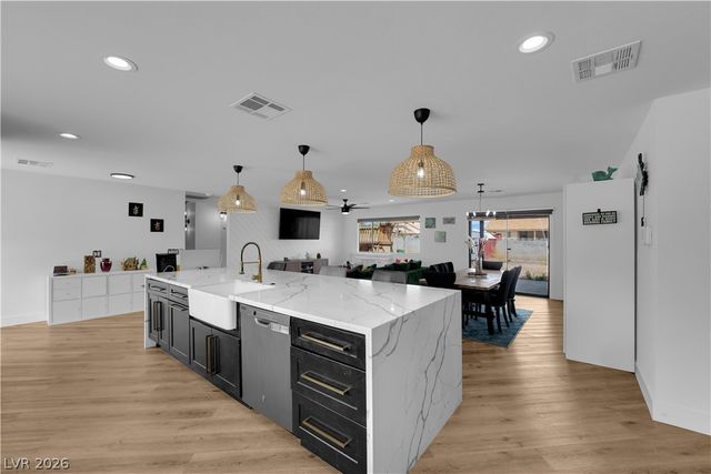 7810 Gilespie Street, Las Vegas, NV 89123