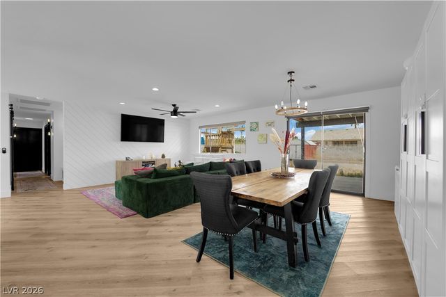 7810 Gilespie Street, Las Vegas, NV 89123