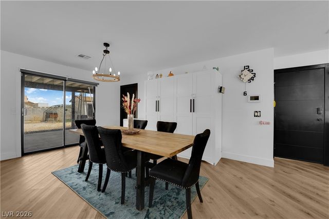 7810 Gilespie Street, Las Vegas, NV 89123