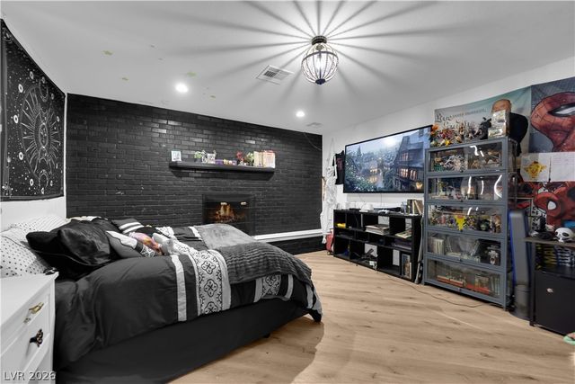 7810 Gilespie Street, Las Vegas, NV 89123