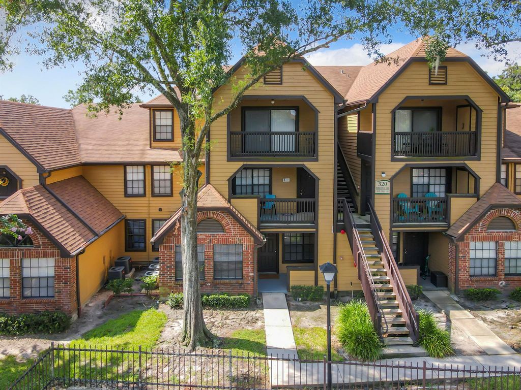 320 Forestway Circle 102, Altamonte Springs, FL 32701