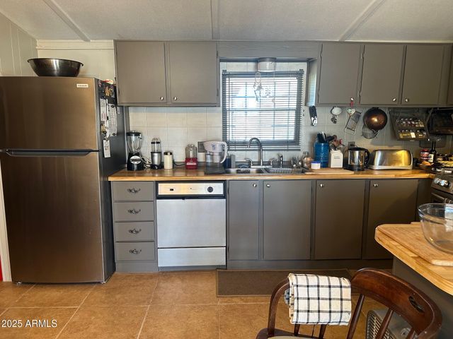 8362 N DEAD MANS GULCH Road, Florence, AZ 85132