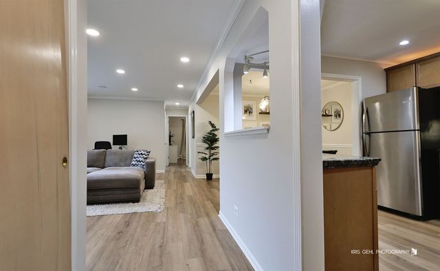 510 W MINER Street 1D, Arlington Heights, IL 60005