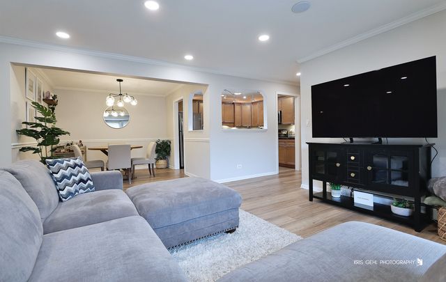 510 W MINER Street 1D, Arlington Heights, IL 60005
