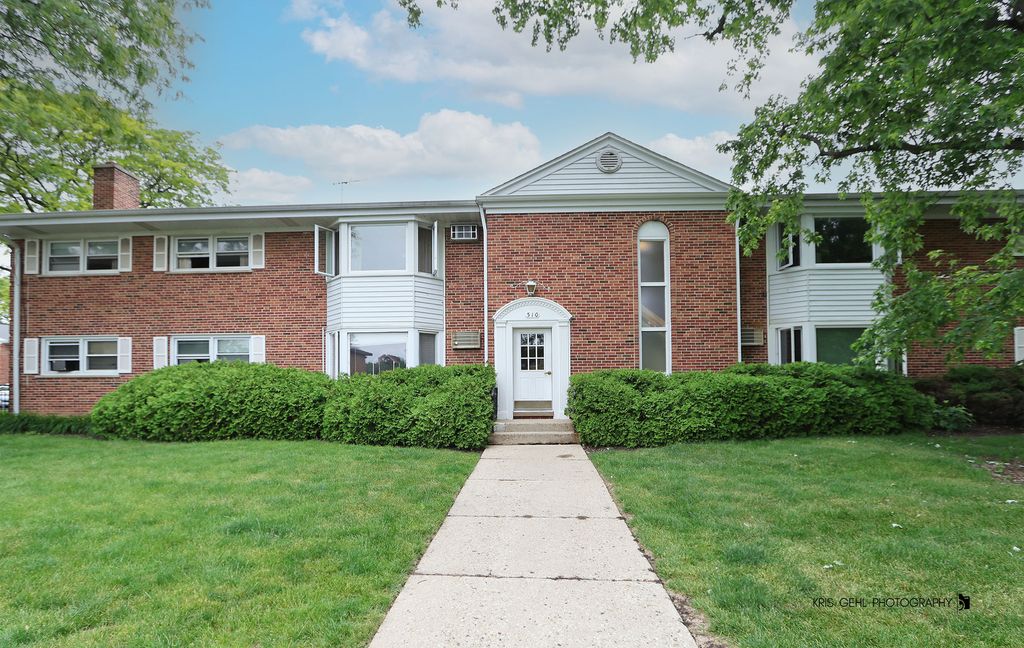 510 W MINER Street 1D, Arlington Heights, IL 60005