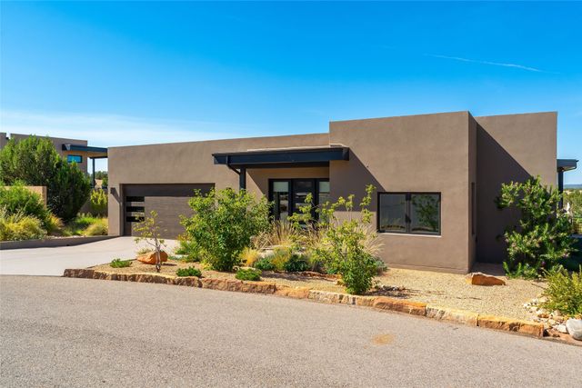 7 Valverde Lane, Santa Fe, NM 87506