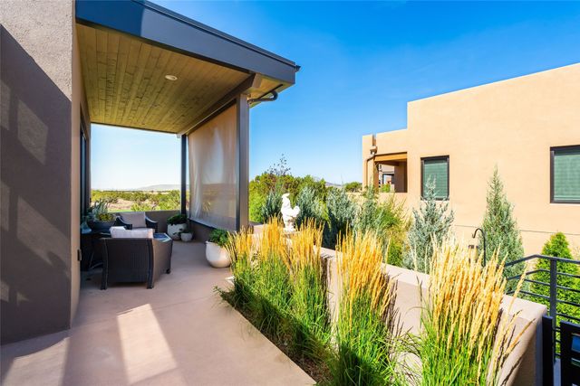 7 Valverde Lane, Santa Fe, NM 87506