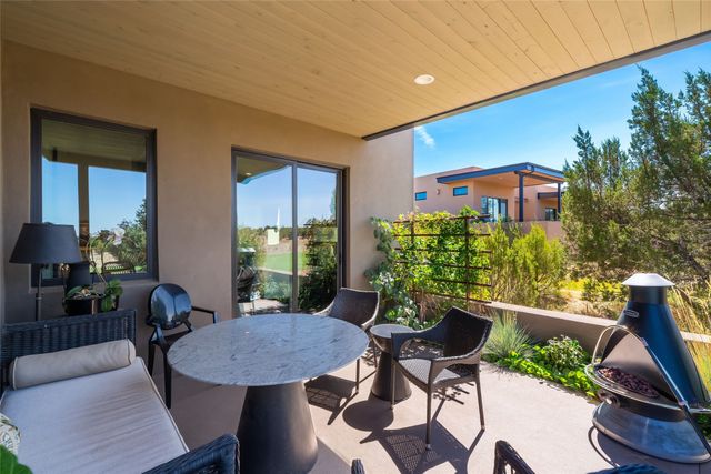 7 Valverde Lane, Santa Fe, NM 87506