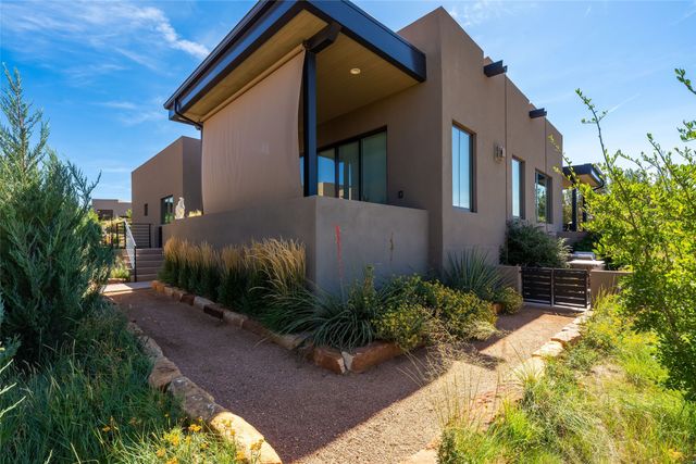 7 Valverde Lane, Santa Fe, NM 87506