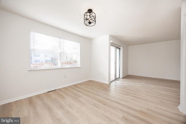 105 BARTLETT DR, North Wales, PA 19454