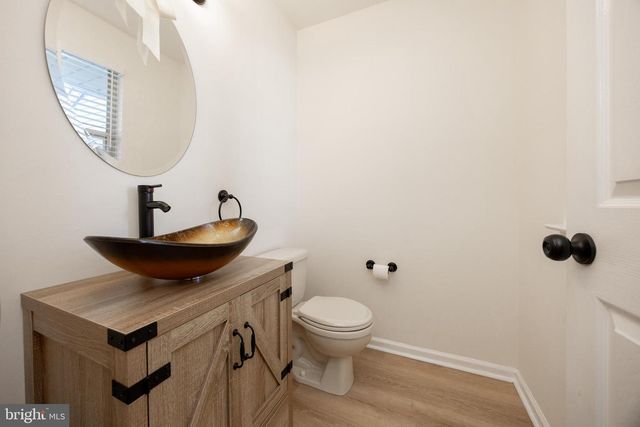 105 BARTLETT DR, North Wales, PA 19454