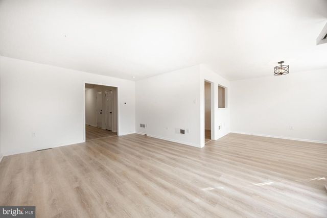 105 BARTLETT DR, North Wales, PA 19454