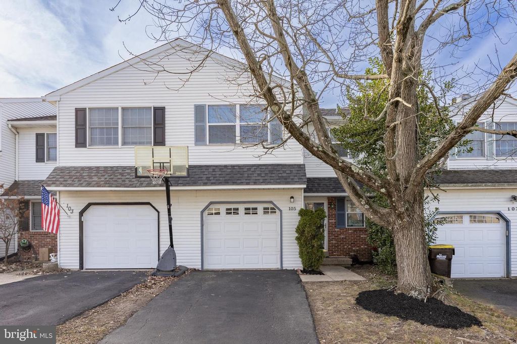 105 BARTLETT DR, North Wales, PA 19454