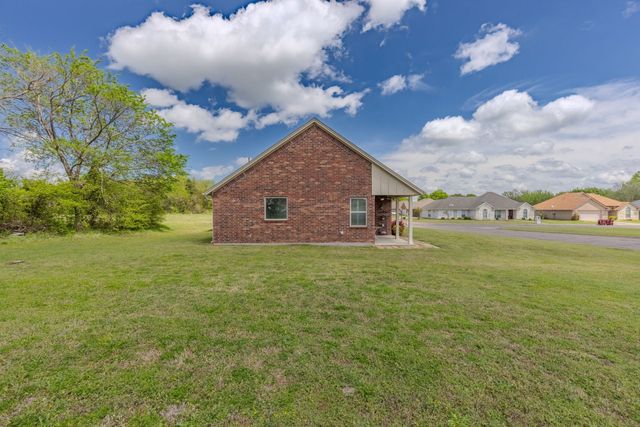 201 Cypress Point Court, Bonham, TX 75418